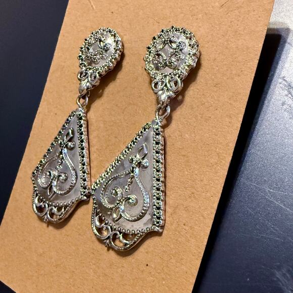 Vintage Pair of Avon Silver Tone Drop Earrings - Picture 5 of 15